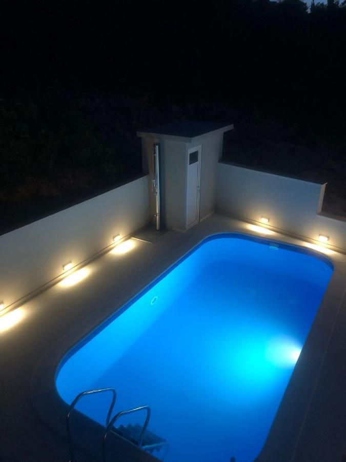 Milena-with A Pool Apartament