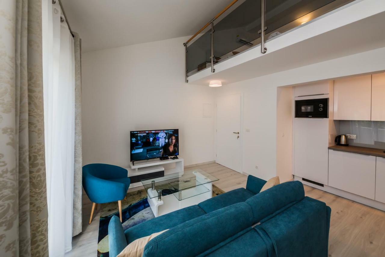 Milena-with A Pool Apartament *